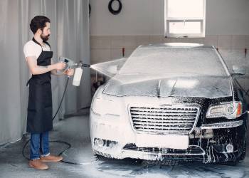 5 Tiêu chí chọn mua máy xịt rửa xe tốt nhất cho gia đình