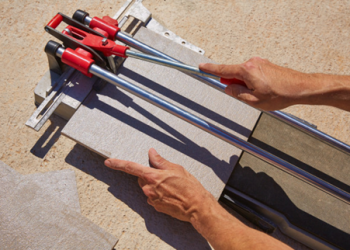 Hướng dẫn sử dụng máy cắt gạch bằng tay an toàn, hiệu quả