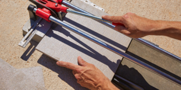 Hướng dẫn sử dụng máy cắt gạch bằng tay an toàn, hiệu quả