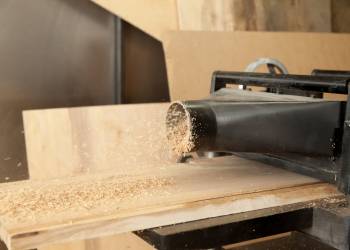 So Sánh Máy Cưa Kiếm Và Máy Cưa Lọng