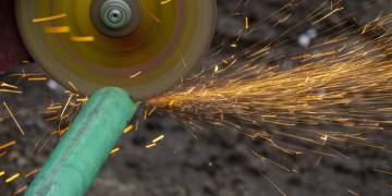 6 Lưu Ý Sử Dụng Máy Cắt Sắt An Toàn Và Giữ Được Độ Bền Cao