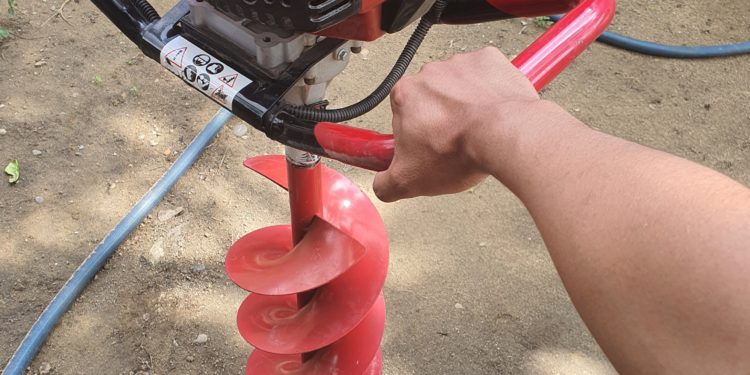 HƯỚNG DẪN SỬ DỤNG MÁY KHOAN ĐẤT CHẠY XĂNG